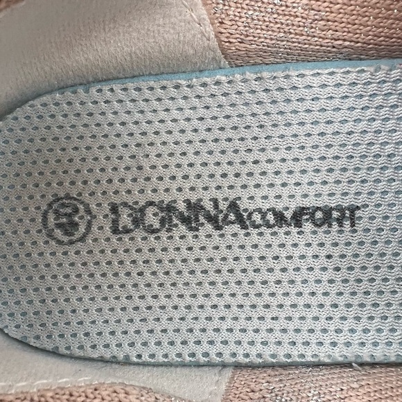 DONNA Mauve Comfort Wedge Slip On Sneakers Size 40 Women's - Picture 2 of 9